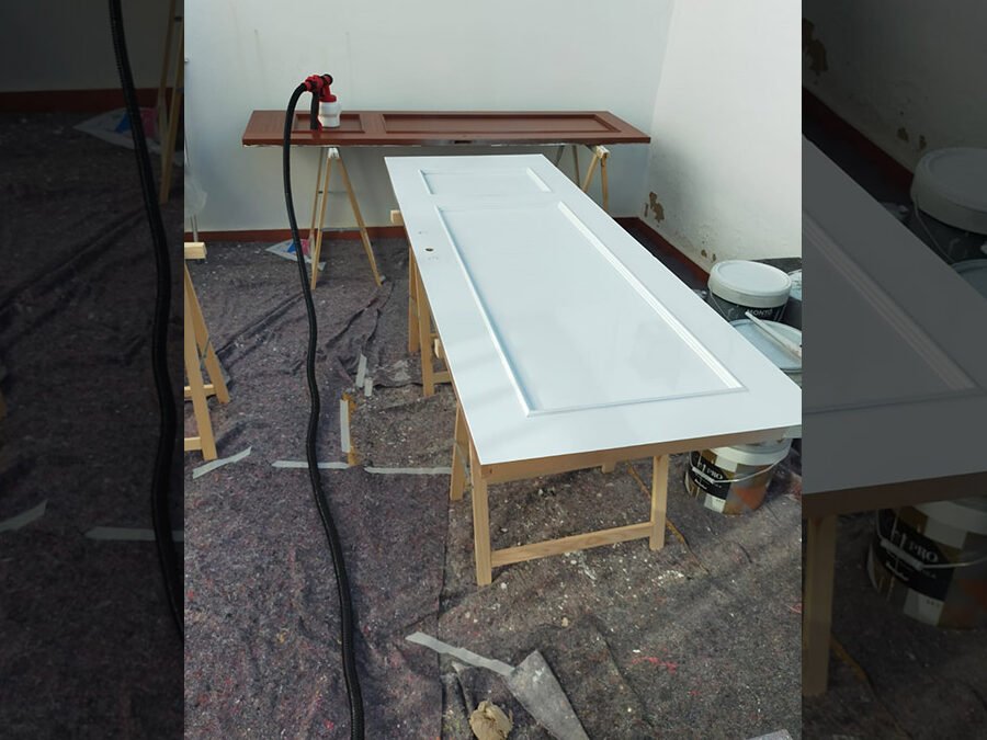 barnizado de puertas en huelva el toque perfecto para renovar tu hogar