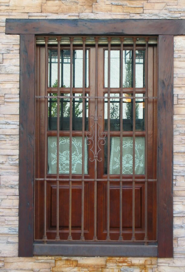 carpinteria de ventanas de madera en huelva calidad y elegancia