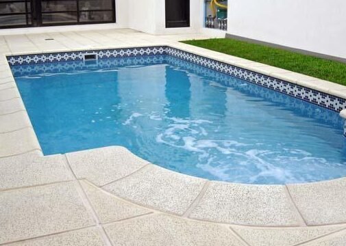 evita las algas en tu piscina en huelva con nuestros consejos de prevencion