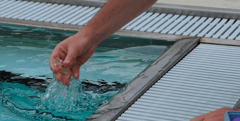 limpieza de piscinas en huelva manten tu piscina en perfectas condiciones